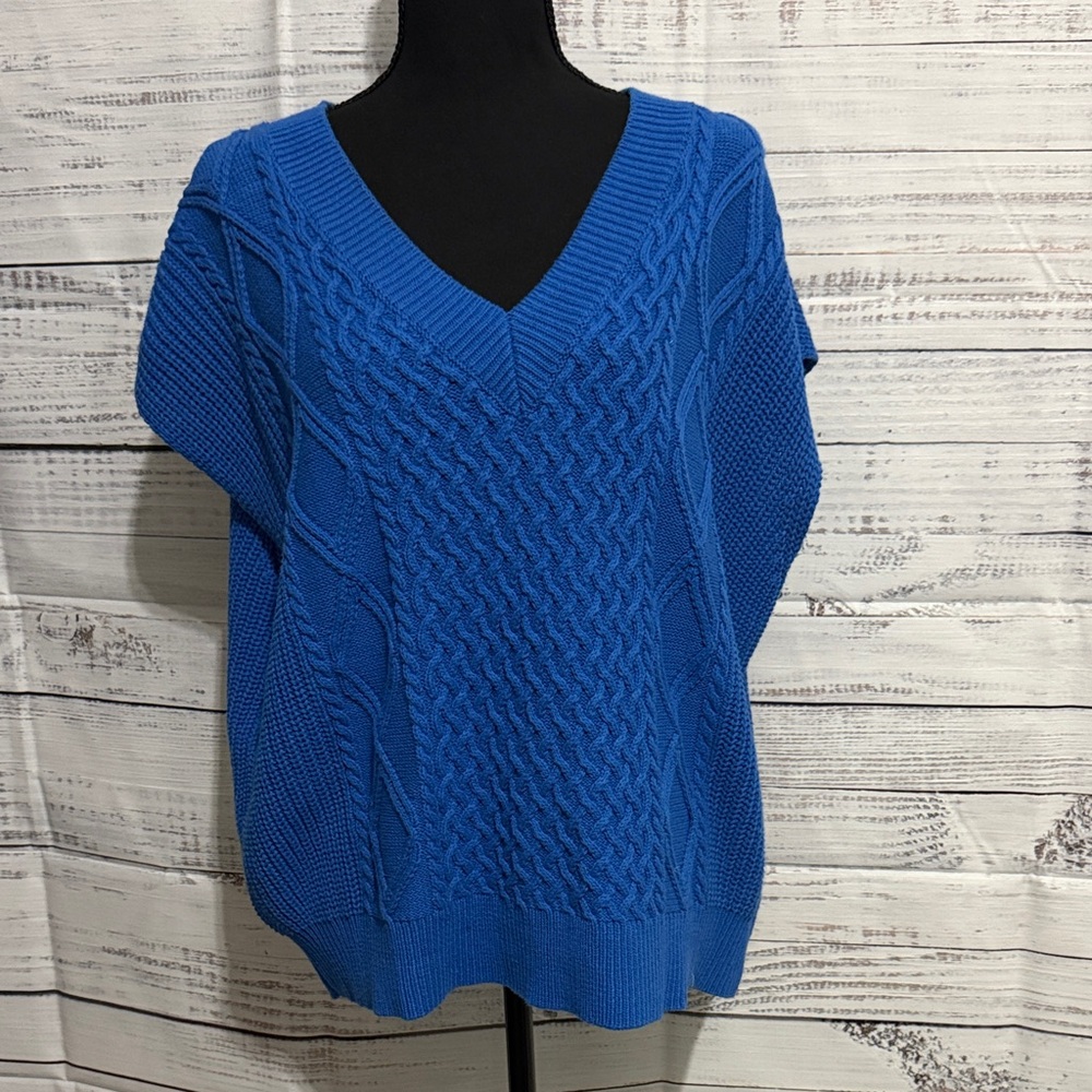 Elegant Blue V-Neck Cable Knit Sweater